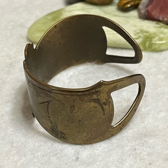 Back To Back Vintage Cat Cuff Bracelet - Picture 4 of 13